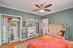 Stylish Woodfin Home w/ Backyard & Fire Pit