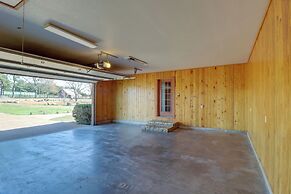 Ozark Mtn Views & Lake Access: Shirley Home