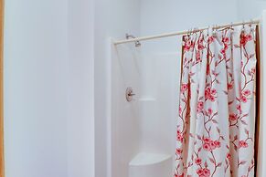 Ozark Mtn Views & Lake Access: Shirley Home