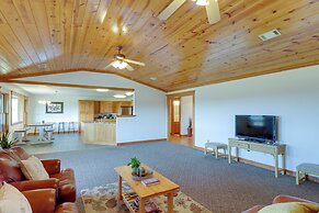 Ozark Mtn Views & Lake Access: Shirley Home