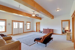 Ozark Mtn Views & Lake Access: Shirley Home