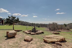 Ozark Mtn Views & Lake Access: Shirley Home