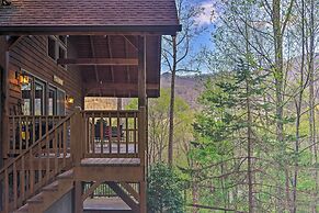 Spacious Maggie Valley Cabin w/ Hot Tub & MTN View