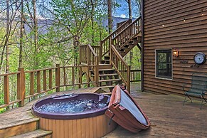 Spacious Maggie Valley Cabin w/ Hot Tub & MTN View