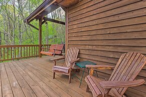 Spacious Maggie Valley Cabin w/ Hot Tub & MTN View