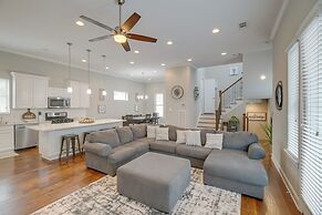 Spacious Houston Townhome ~ 5 Mi to Downtown!