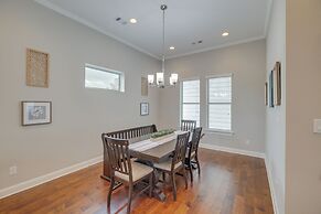 Spacious Houston Townhome ~ 5 Mi to Downtown!