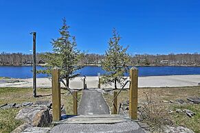 Poconos Chalet With Lake & Pool Access!