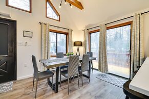 Poconos Chalet With Lake & Pool Access!