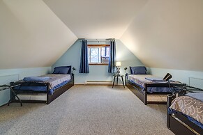 Poconos Chalet With Lake & Pool Access!