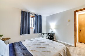 Poconos Chalet With Lake & Pool Access!