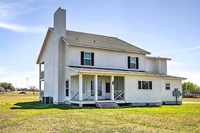 Spacious Texas Getaway w/ Fire Pit & Pond!