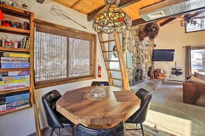 Swiss-style Chalet w/ Fireplace - Near Story Land!