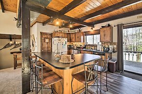 Swiss-style Chalet w/ Fireplace - Near Story Land!