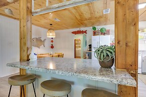 Vibrant Pass Christian Oasis - 3 Blocks to Beach!