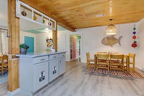 Vibrant Pass Christian Oasis - 3 Blocks to Beach!