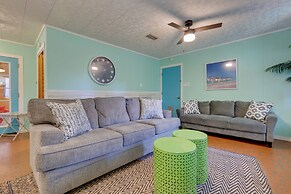Vibrant Pass Christian Oasis - 3 Blocks to Beach!