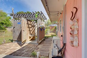 Vibrant Pass Christian Oasis - 3 Blocks to Beach!