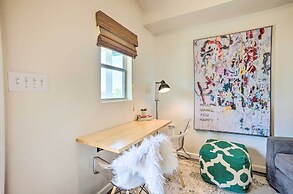 Updated Lake Conroe Cabin Rental - Walk to Water!