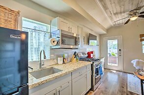 Updated Lake Conroe Cabin Rental - Walk to Water!