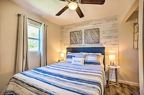 Updated Lake Conroe Cabin Rental - Walk to Water!