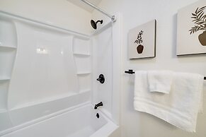 Vancouver Vacation Rental 16 Mi to Portland!