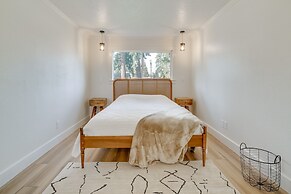 Vancouver Vacation Rental 16 Mi to Portland!