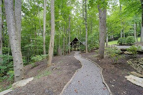 Hike On-site: Gem w/ Deck & Views in Burnsville