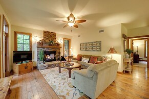 Hike On-site: Gem w/ Deck & Views in Burnsville