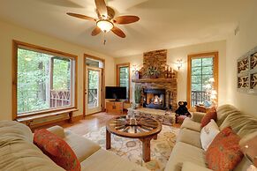 Hike On-site: Gem w/ Deck & Views in Burnsville