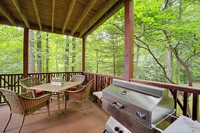 Hike On-site: Gem w/ Deck & Views in Burnsville