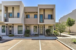 Sunny Resort Townhome + Balcony & Pool Access