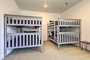 Sunny Resort Townhome + Balcony & Pool Access