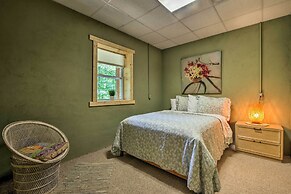 Tryon House w/ Hot Tub - Near Equestrian Centers!