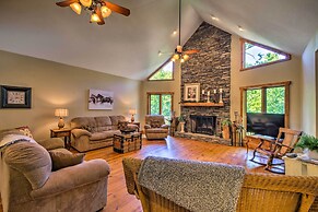 Tryon House w/ Hot Tub - Near Equestrian Centers!