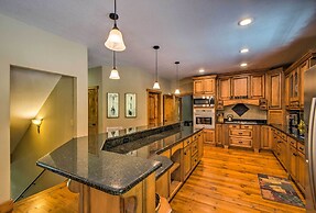 Tryon House w/ Hot Tub - Near Equestrian Centers!