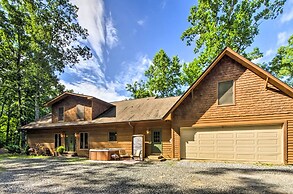 Tryon House w/ Hot Tub - Near Equestrian Centers!