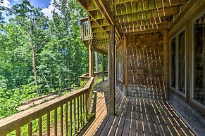 Tryon House w/ Hot Tub - Near Equestrian Centers!