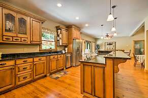 Tryon House w/ Hot Tub - Near Equestrian Centers!