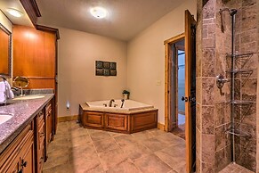 Tryon House w/ Hot Tub - Near Equestrian Centers!