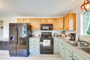 Woodsy Pittston Retreat Near Kennebec River!