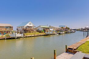 Waterfront Dauphin Island Home w/ Deck & Boat Dock