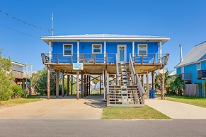 Waterfront Dauphin Island Home w/ Deck & Boat Dock