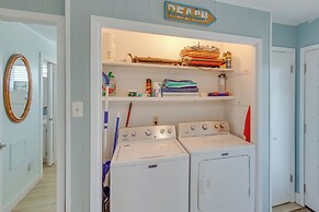 Waterfront Dauphin Island Home w/ Deck & Boat Dock