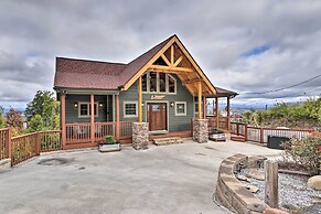 Woodsy Retreat w/ Fire Pit & Resort Amenities