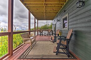 Woodsy Retreat w/ Fire Pit & Resort Amenities