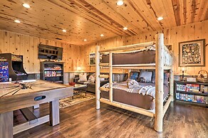 Woodsy Retreat w/ Fire Pit & Resort Amenities