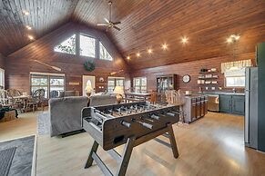 Wisconsin Cabin w/ Private Hot Tub & Deck
