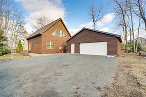 Wisconsin Cabin w/ Private Hot Tub & Deck