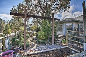 Welcoming Tehachapi Home w/ Deck & Grill!